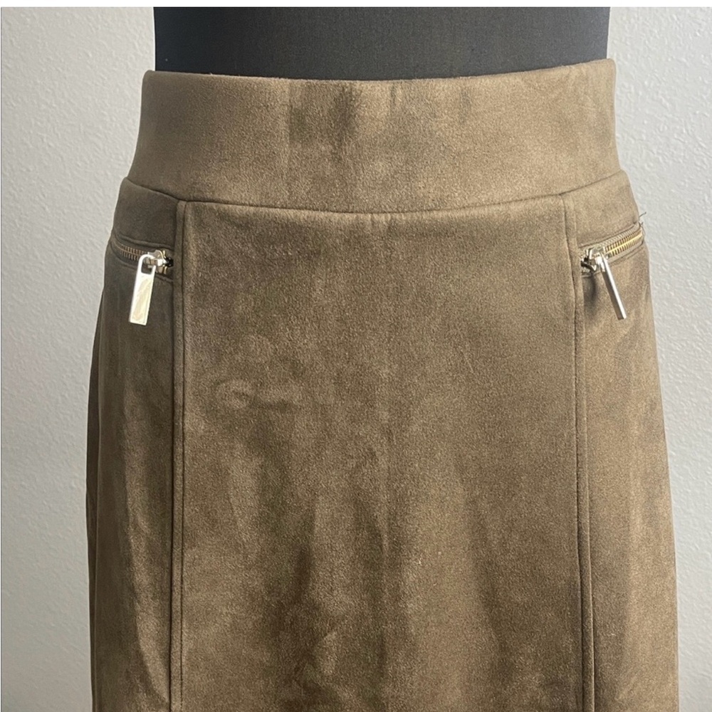 Elegant Khaki Midi Skirt - Picture 3 of 7